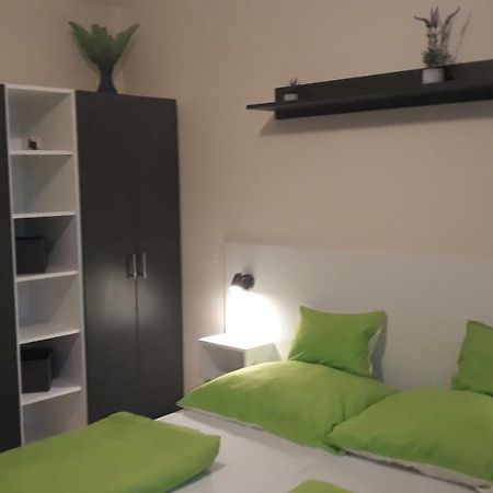 Szalóky Apartmanház Gyenesdiás Esterno foto