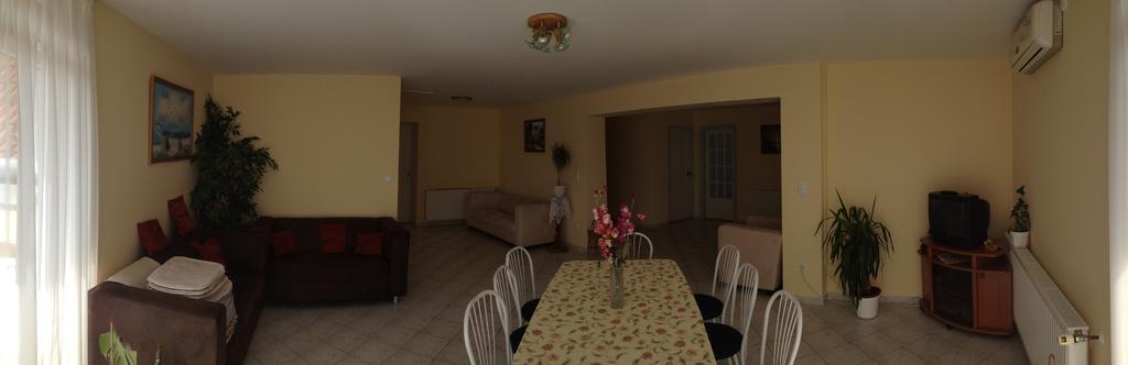 Szalóky Apartmanház Gyenesdiás Esterno foto