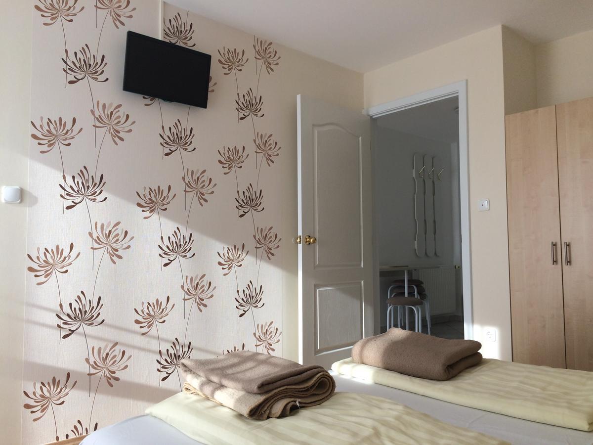 Szalóky Apartmanház Gyenesdiás Esterno foto