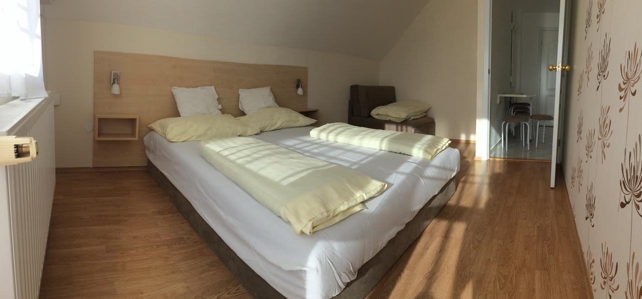 Szalóky Apartmanház Gyenesdiás Esterno foto