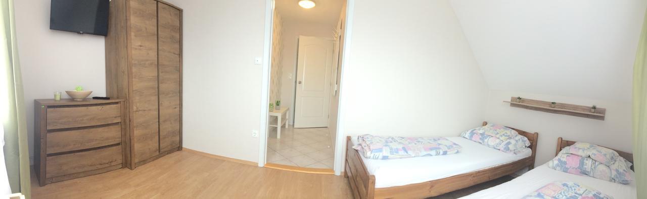 Szalóky Apartmanház Gyenesdiás Esterno foto