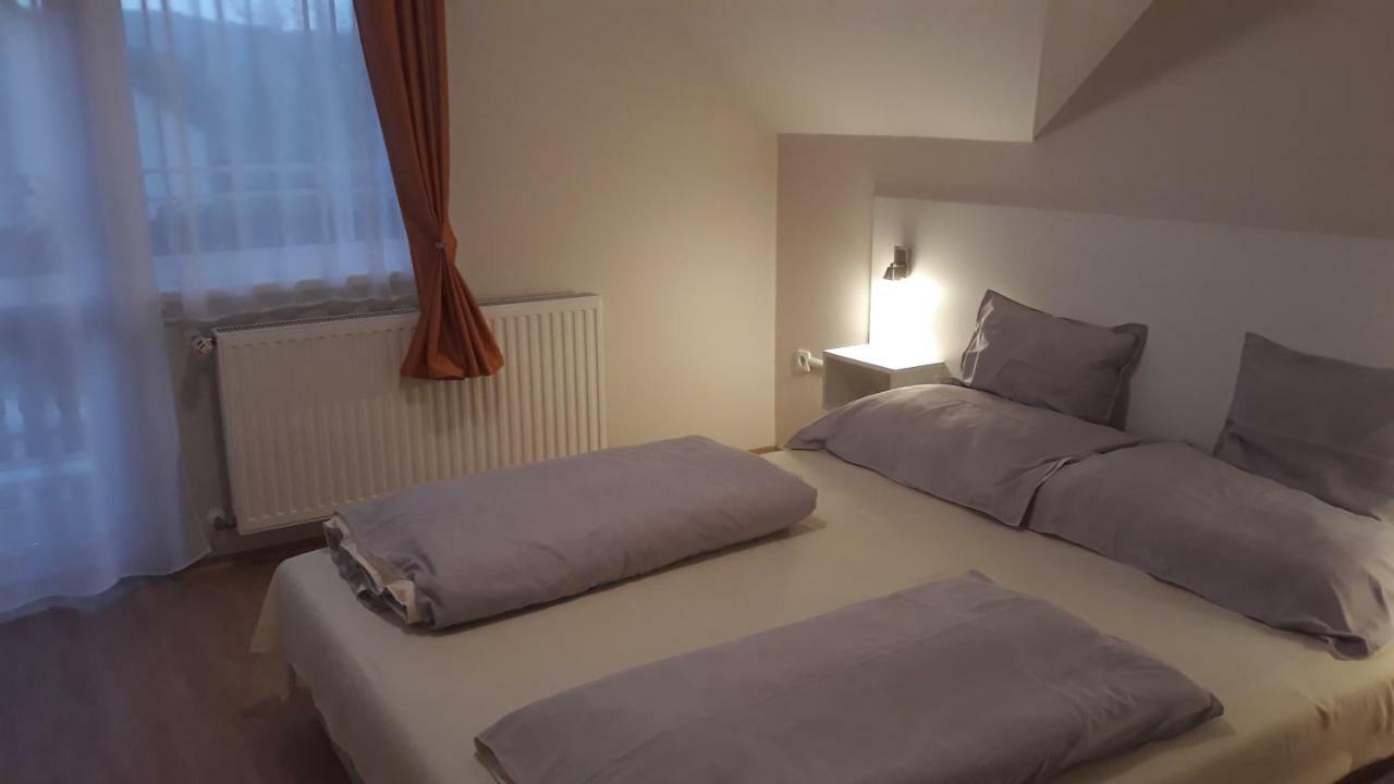 Szalóky Apartmanház Gyenesdiás Esterno foto