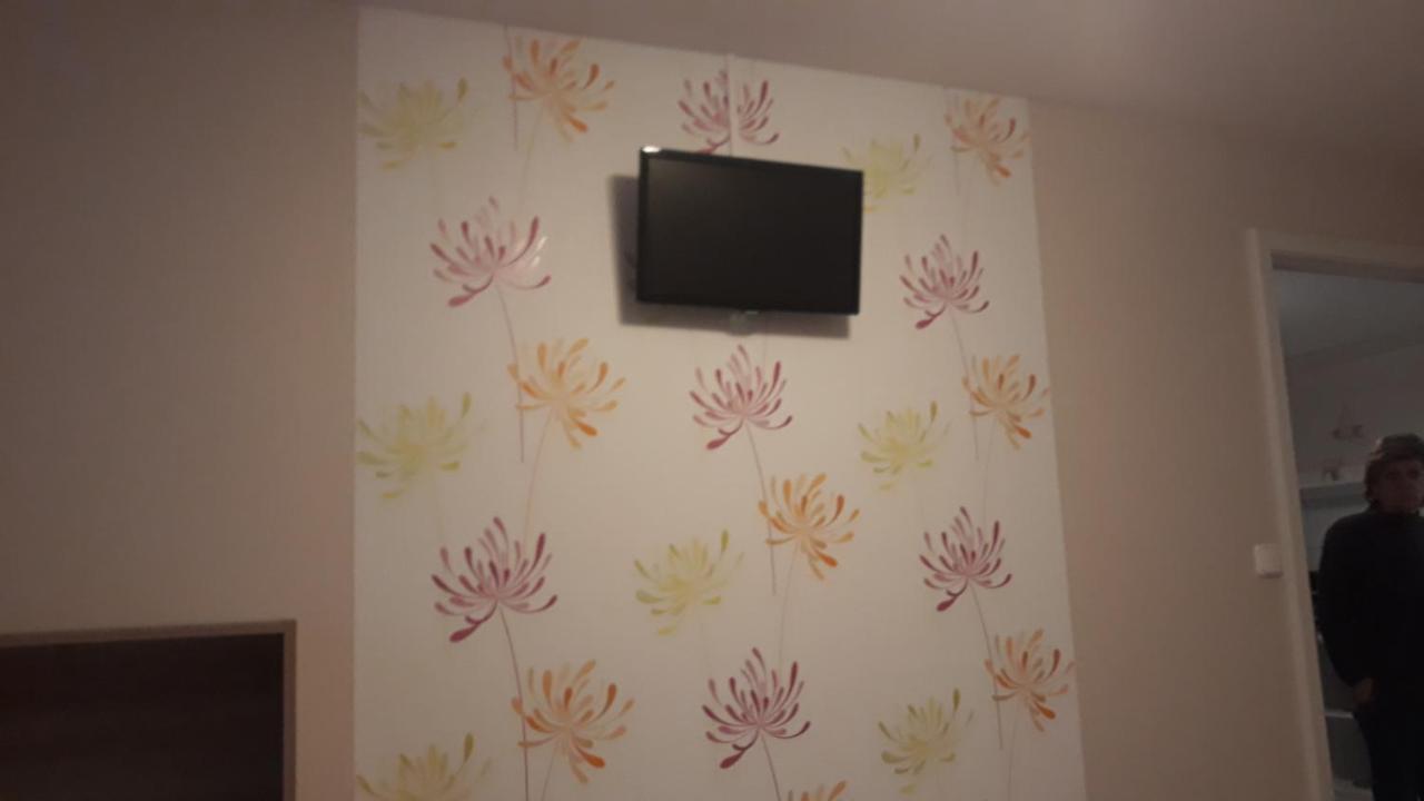Szalóky Apartmanház Gyenesdiás Esterno foto