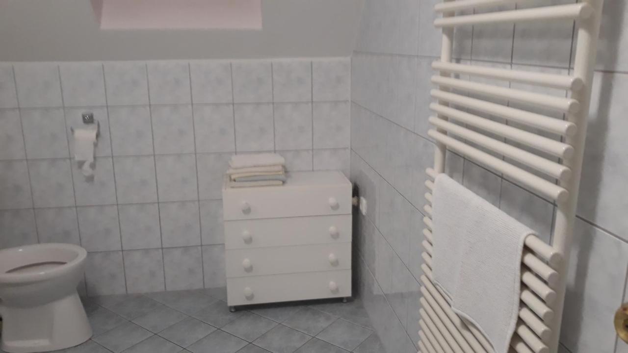 Szalóky Apartmanház Gyenesdiás Esterno foto